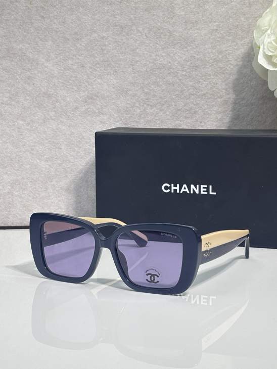 Picture of Chanel Sunglasses _SKUfw79760171fw